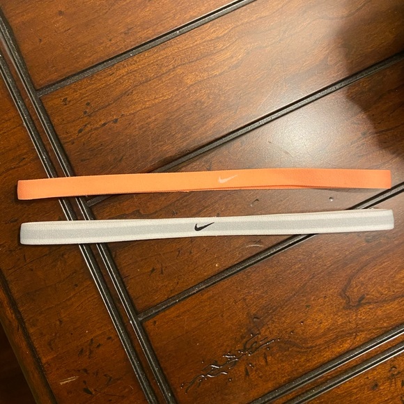 Nike Accessories - FREE W PURCHASE Slim Nike head bands